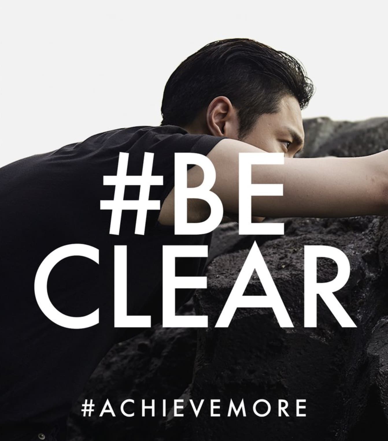 #BeClear #AchieveMore : Lay Zhang sur un rocher
